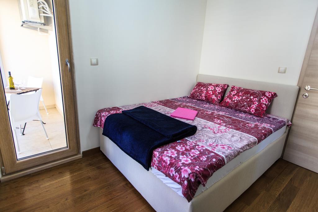 De Lux Apartments Petrovazzo Esterno foto
