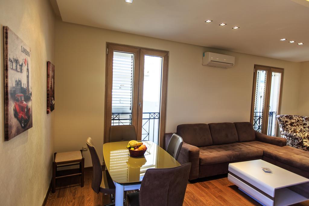 De Lux Apartments Petrovazzo Esterno foto