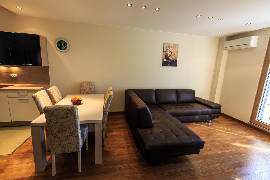 De Lux Apartments Petrovazzo Esterno foto