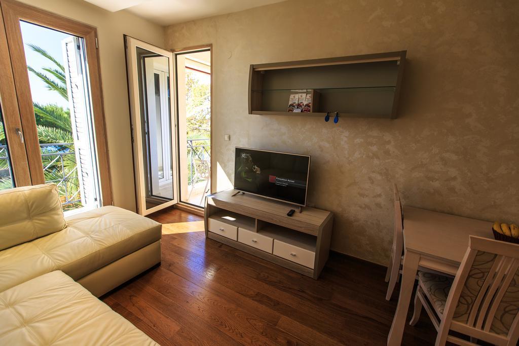 De Lux Apartments Petrovazzo Esterno foto